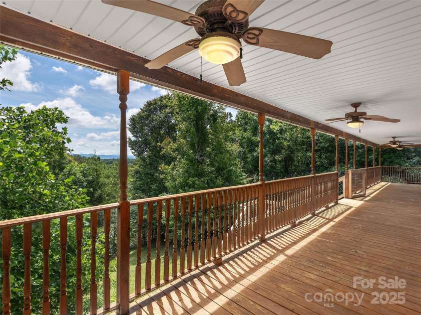 422 Day Lily Drive, Leicester, NC 28748.  MLS# CAR4278707, YatesRealty ID 27063. 