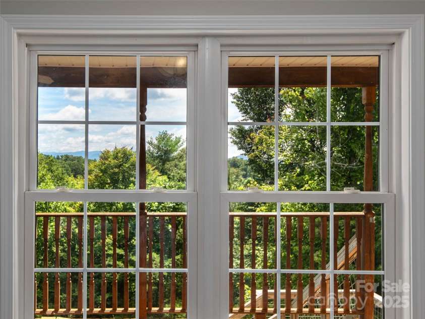 422 Day Lily Drive, Leicester, NC 28748.  MLS# CAR4278707, YatesRealty ID 27063. 