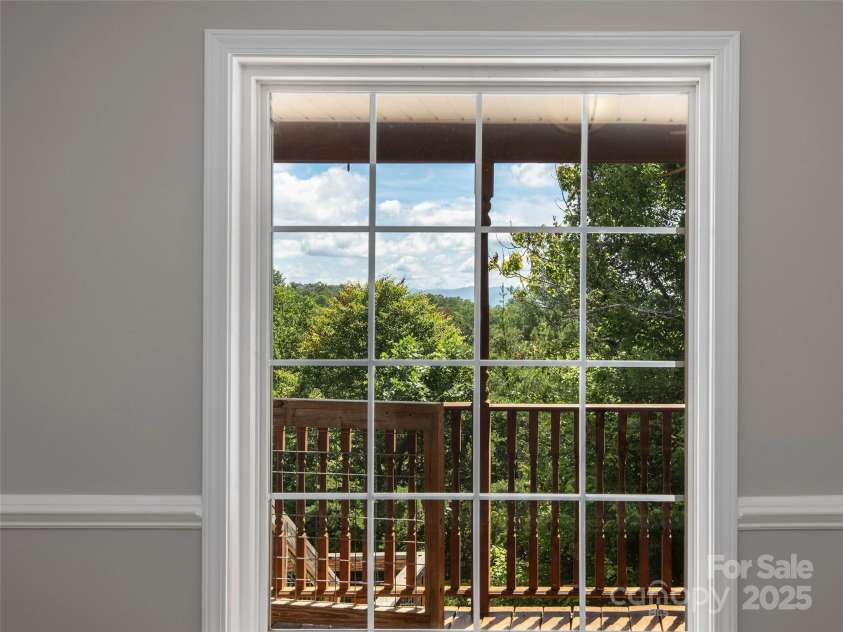 422 Day Lily Drive, Leicester, NC 28748.  MLS# CAR4278707, YatesRealty ID 27063. 