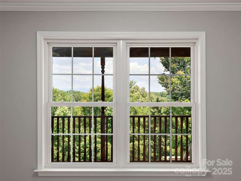 422 Day Lily Drive, Leicester, NC 28748.  MLS# CAR4278707, YatesRealty ID 27063. 