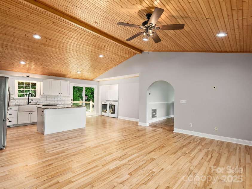 422 Day Lily Drive, Leicester, NC 28748.  MLS# CAR4278707, YatesRealty ID 27063. 