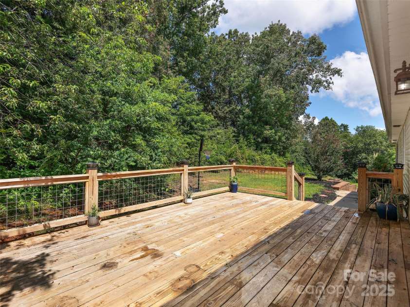 422 Day Lily Drive, Leicester, NC 28748.  MLS# CAR4278707, YatesRealty ID 27063. 