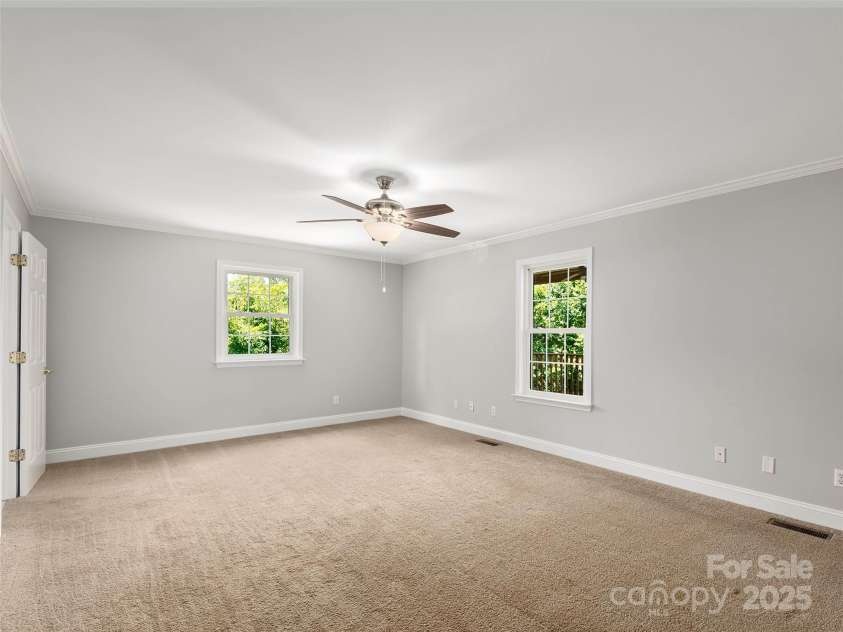 422 Day Lily Drive, Leicester, NC 28748.  MLS# CAR4278707, YatesRealty ID 27063. 