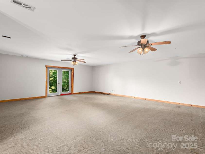 422 Day Lily Drive, Leicester, NC 28748.  MLS# CAR4278707, YatesRealty ID 27063. 