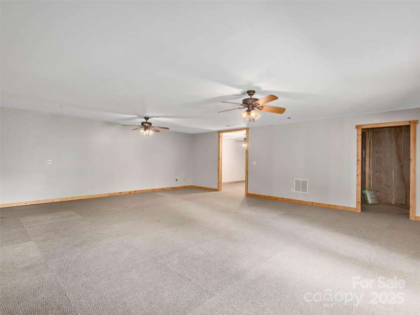 422 Day Lily Drive, Leicester, NC 28748.  MLS# CAR4278707, YatesRealty ID 27063. 