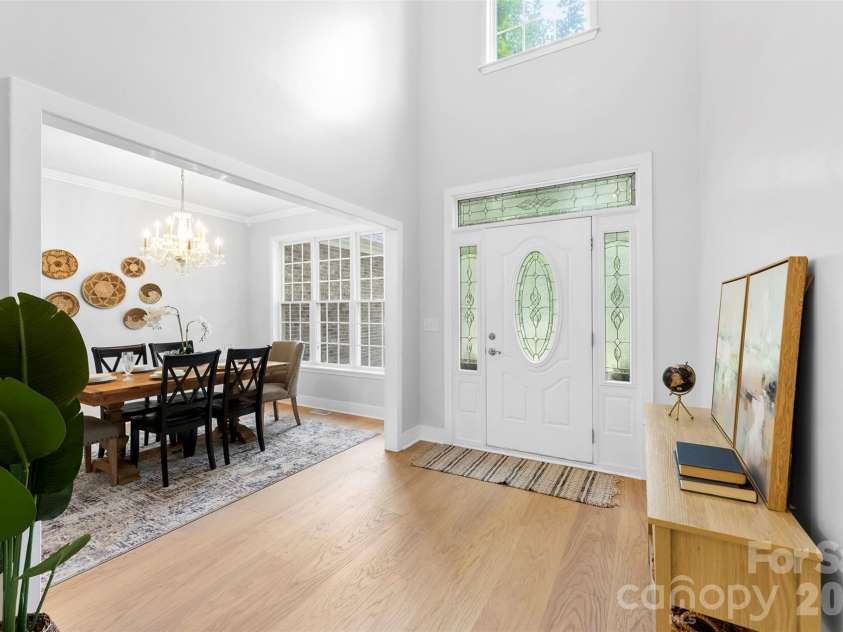 883 Silver Charm Lane, York, SC 29745.  MLS# CAR4364779, YatesRealty ID 27063. Entryway