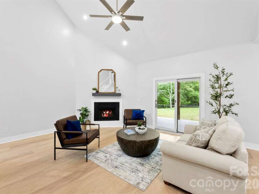 883 Silver Charm Lane, York, SC 29745.  MLS# CAR4364779, YatesRealty ID 27063. Living Room
