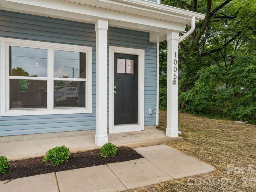 1005 Glenview Avenue, Gastonia, NC 28054.  MLS# CAR4384399, YatesRealty ID 27064. 