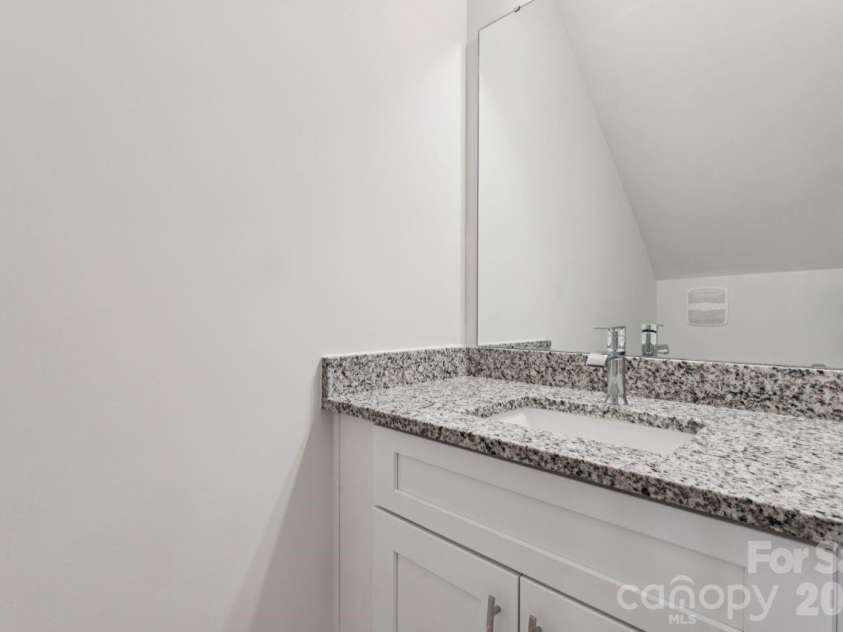 1005 Glenview Avenue, Gastonia, NC 28054.  MLS# CAR4384399, YatesRealty ID 27064. Half Bathroom - Main Level