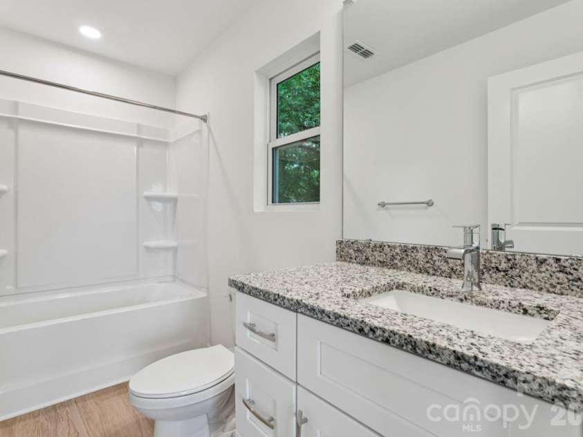 1005 Glenview Avenue, Gastonia, NC 28054.  MLS# CAR4384399, YatesRealty ID 27064. Primary Bathroom