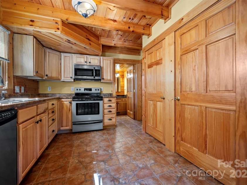 599 Shoal Creek Trail, Nebo, NC 28761.  MLS# CAR4280123, YatesRealty ID 27064. 