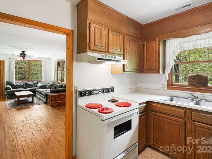 83 Snowy Cove Lane, Black Mountain, NC 28711.  MLS# CAR4255677, YatesRealty ID 27065. 