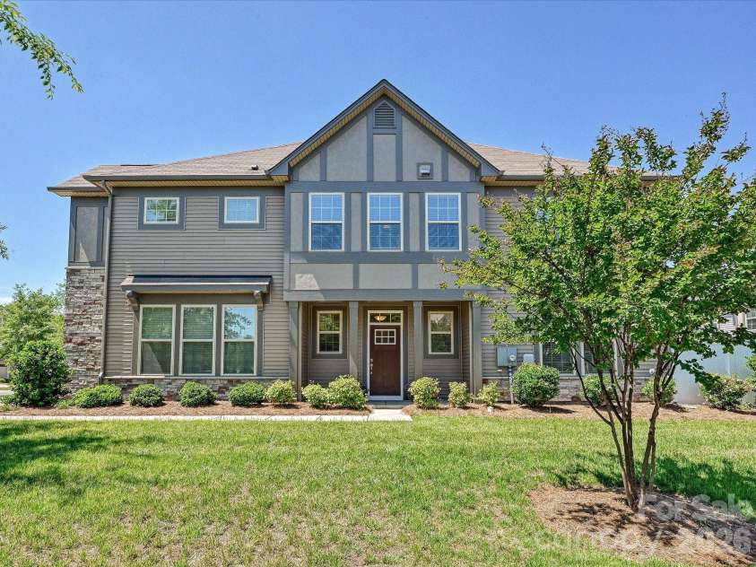9238 Glenburn Lane, Charlotte, NC 28278.  MLS# CAR4369234, YatesRealty ID 27065. 9238 Glenburn Lane