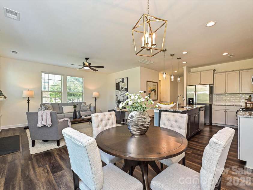 9238 Glenburn Lane, Charlotte, NC 28278.  MLS# CAR4369234, YatesRealty ID 27065. Dining Area