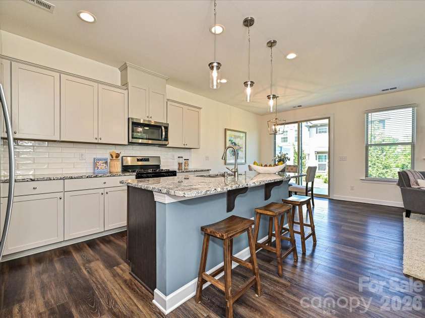 9238 Glenburn Lane, Charlotte, NC 28278.  MLS# CAR4369234, YatesRealty ID 27065. Kitchen