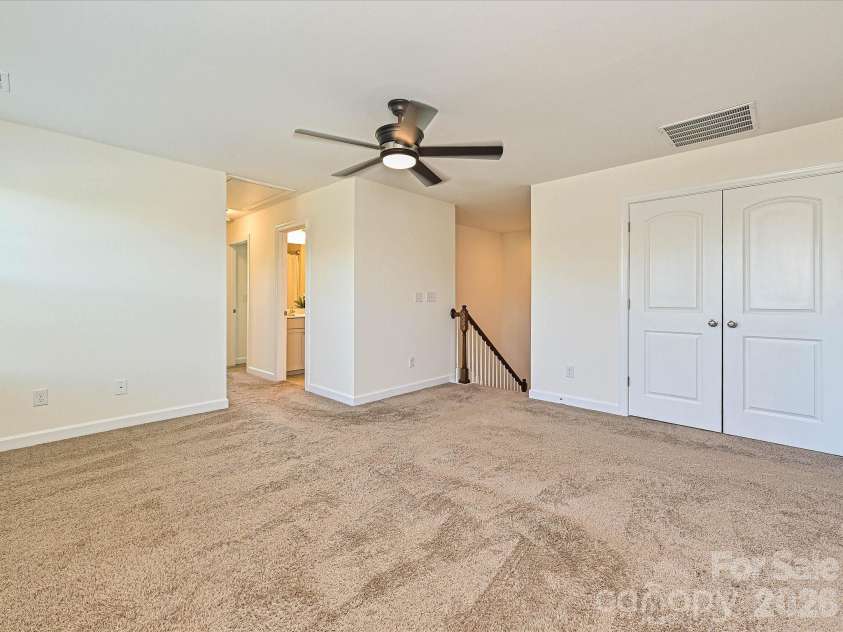 9238 Glenburn Lane, Charlotte, NC 28278.  MLS# CAR4369234, YatesRealty ID 27065. Loft