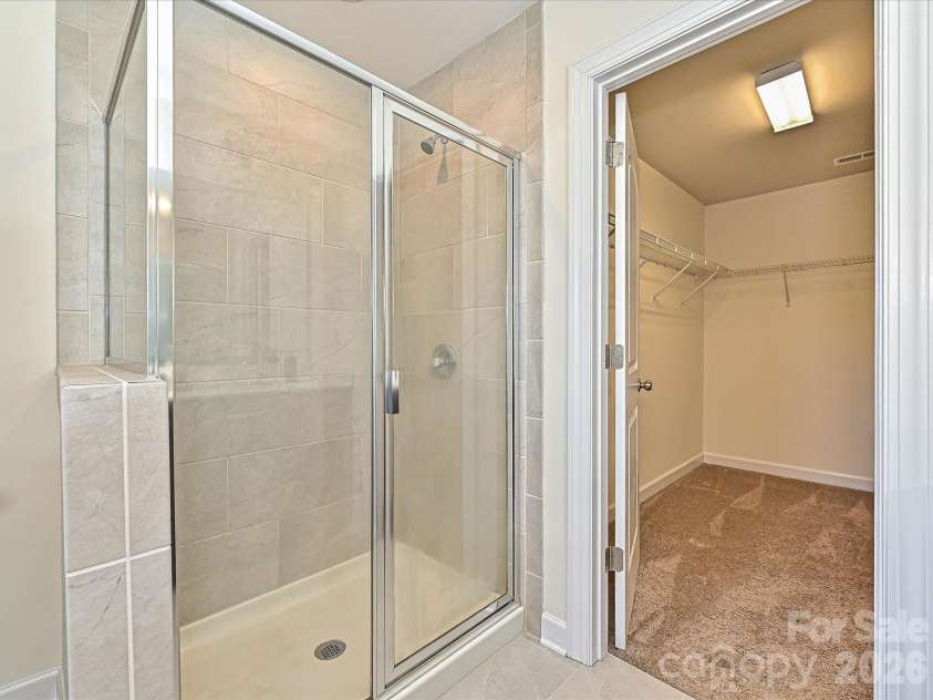 9238 Glenburn Lane, Charlotte, NC 28278.  MLS# CAR4369234, YatesRealty ID 27065. Primary Bathroom