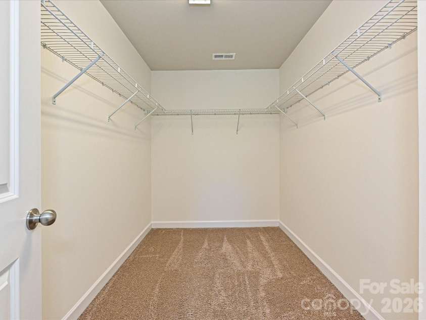 9238 Glenburn Lane, Charlotte, NC 28278.  MLS# CAR4369234, YatesRealty ID 27065. Primary W.I.C.