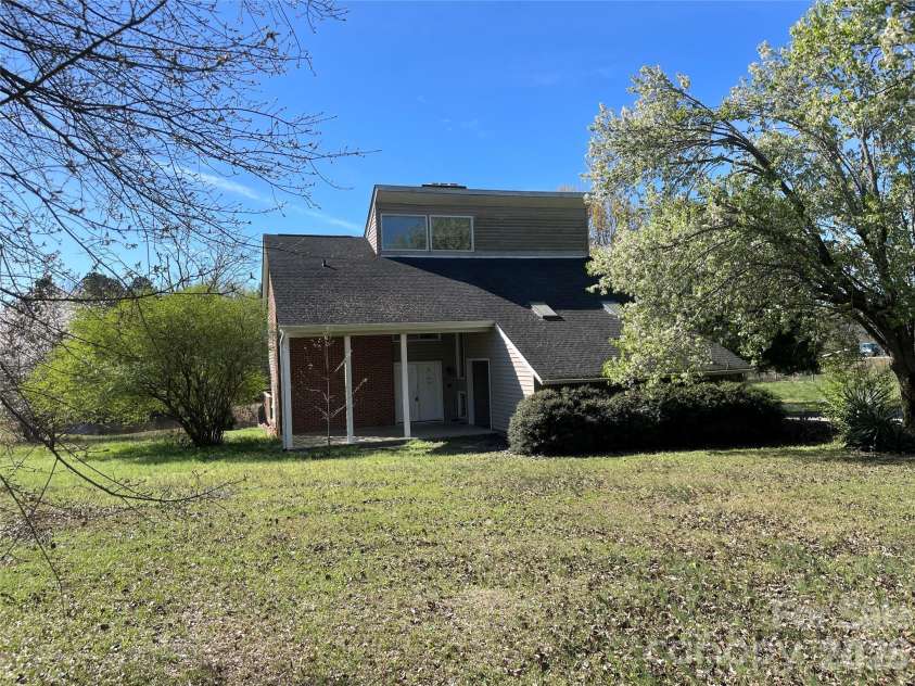 6174 Center Grove Road, Kershaw, SC 29067.  MLS# CAR4358786, YatesRealty ID 27066. 