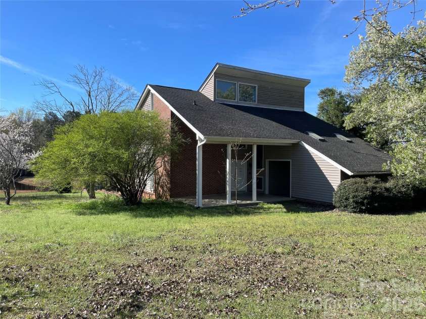 6174 Center Grove Road, Kershaw, SC 29067.  MLS# CAR4358786, YatesRealty ID 27066. 