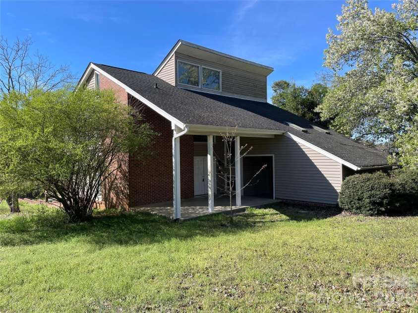 6174 Center Grove Road, Kershaw, SC 29067.  MLS# CAR4358786, YatesRealty ID 27066. 