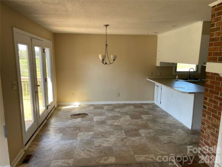 6174 Center Grove Road, Kershaw, SC 29067.  MLS# CAR4358786, YatesRealty ID 27066. 
