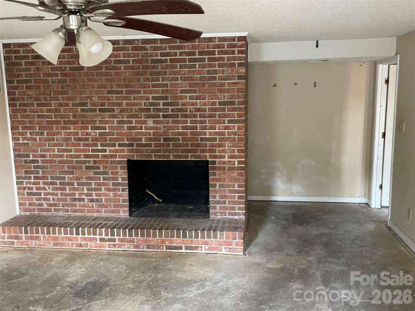 6174 Center Grove Road, Kershaw, SC 29067.  MLS# CAR4358786, YatesRealty ID 27066. 