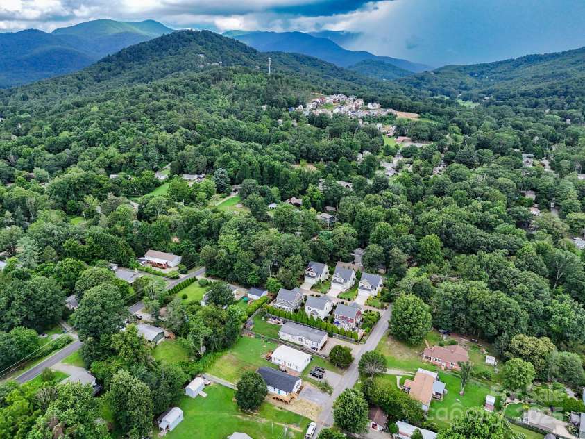 58 Goldmont Street, Black Mountain, NC 28711.  MLS# CAR4261245, YatesRealty ID 27067. 