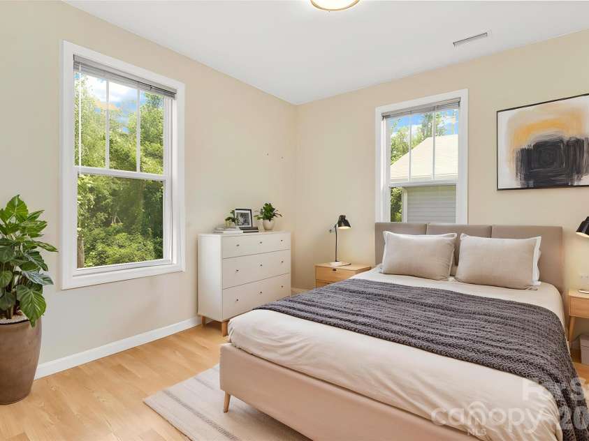 4 Mckinley Avenue, Asheville, NC 28803.  MLS# CAR4332599, YatesRealty ID 27069. Primary virtually staged