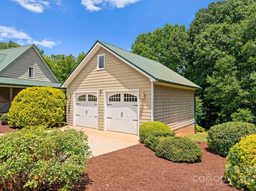 1363 John Cline Court, Lincolnton, NC 28092.  MLS# CAR4238099, YatesRealty ID 2707. 2  Car garage