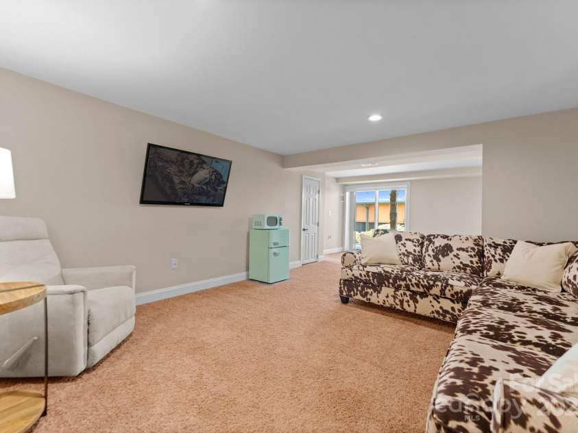 1363 John Cline Court, Lincolnton, NC 28092.  MLS# CAR4238099, YatesRealty ID 2707. 