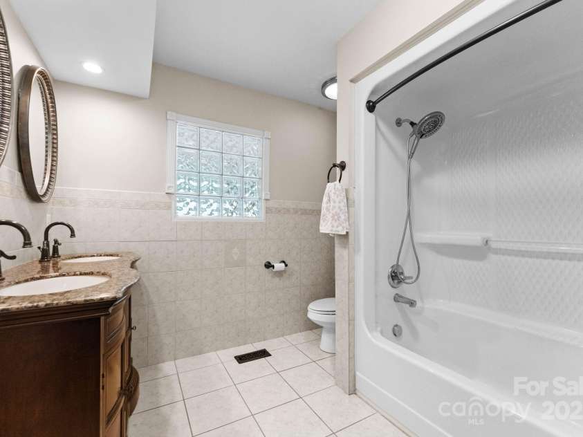 1363 John Cline Court, Lincolnton, NC 28092.  MLS# CAR4238099, YatesRealty ID 2707. Master