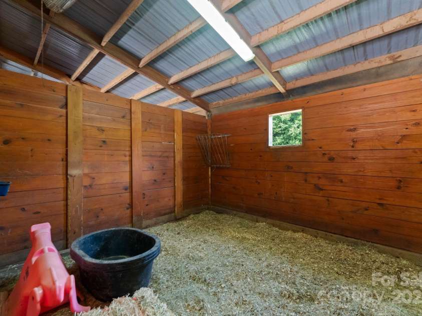 1363 John Cline Court, Lincolnton, NC 28092.  MLS# CAR4238099, YatesRealty ID 2707. Stall