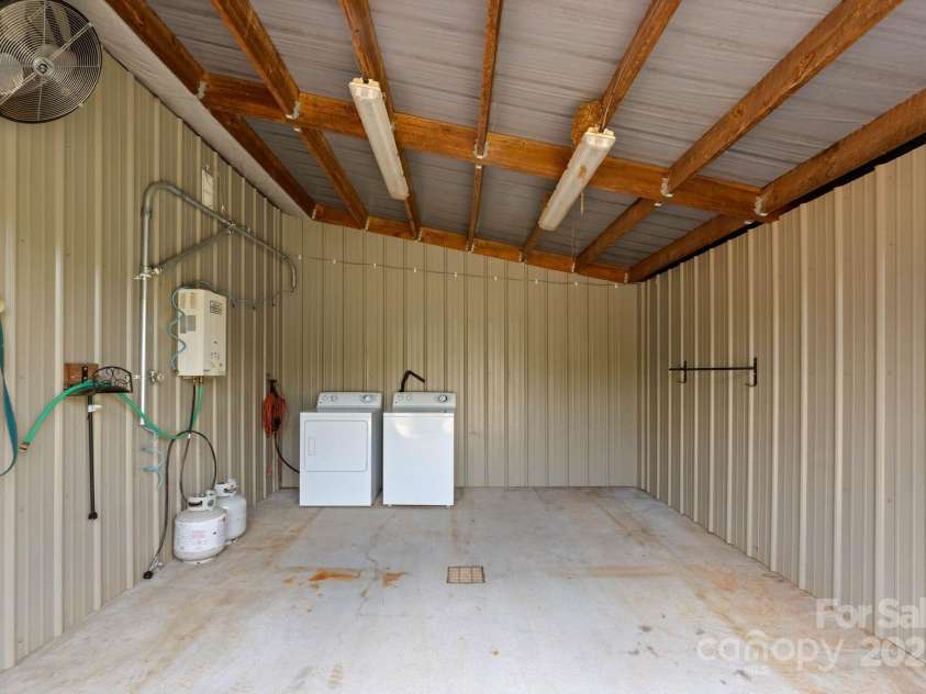 1363 John Cline Court, Lincolnton, NC 28092.  MLS# CAR4238099, YatesRealty ID 2707. Wash bay