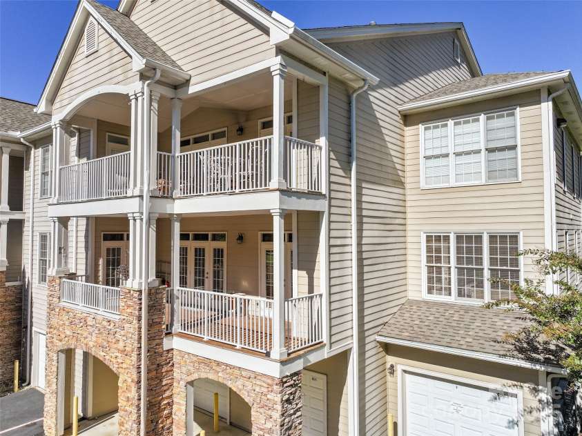 91 Glenview Lane, Maggie Valley, NC 28751.  MLS# CAR4312571, YatesRealty ID 2707. Angle view of 2nd floor unit