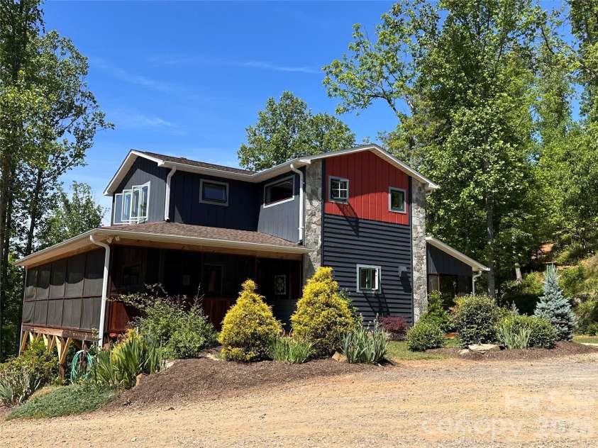 2825 Harrell Hill Road, Bakersville, NC 28705.  MLS# CAR4396417, YatesRealty ID 27070. 