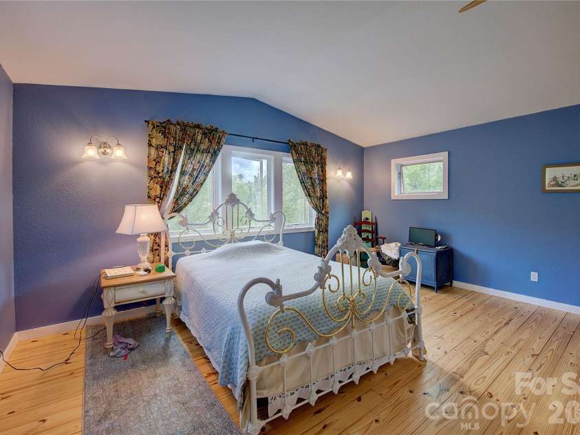 2825 Harrell Hill Road, Bakersville, NC 28705.  MLS# CAR4396417, YatesRealty ID 27070. 