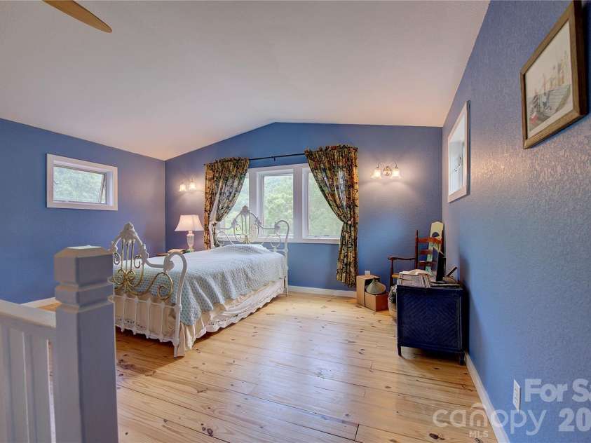 2825 Harrell Hill Road, Bakersville, NC 28705.  MLS# CAR4396417, YatesRealty ID 27070. 