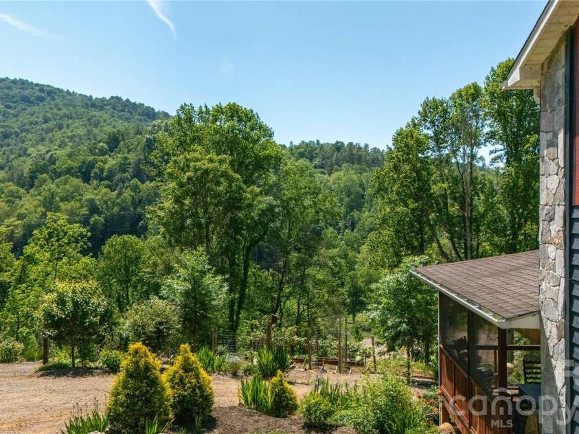 2825 Harrell Hill Road, Bakersville, NC 28705.  MLS# CAR4396417, YatesRealty ID 27070. 