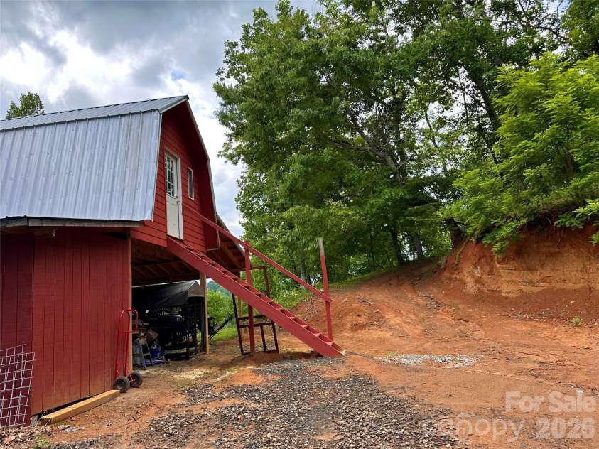 2825 Harrell Hill Road, Bakersville, NC 28705.  MLS# CAR4396417, YatesRealty ID 27070. 