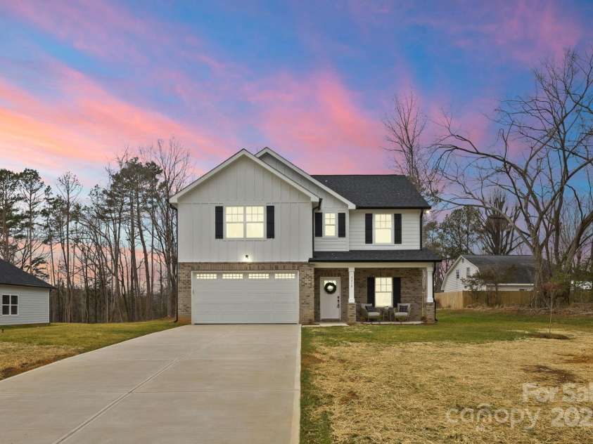 5319 Carden Drive, Charlotte, NC 28227.  MLS# CAR4196419, YatesRealty ID 27070. Front of the house