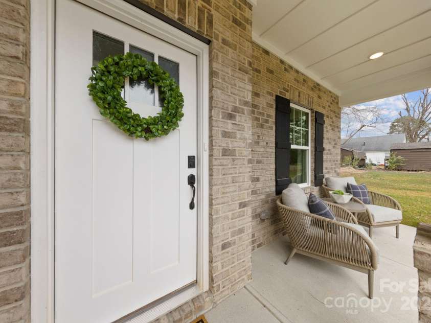 5319 Carden Drive, Charlotte, NC 28227.  MLS# CAR4196419, YatesRealty ID 27070. Kitchen