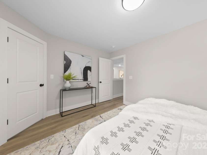 5319 Carden Drive, Charlotte, NC 28227.  MLS# CAR4196419, YatesRealty ID 27070. Secondary bathroom