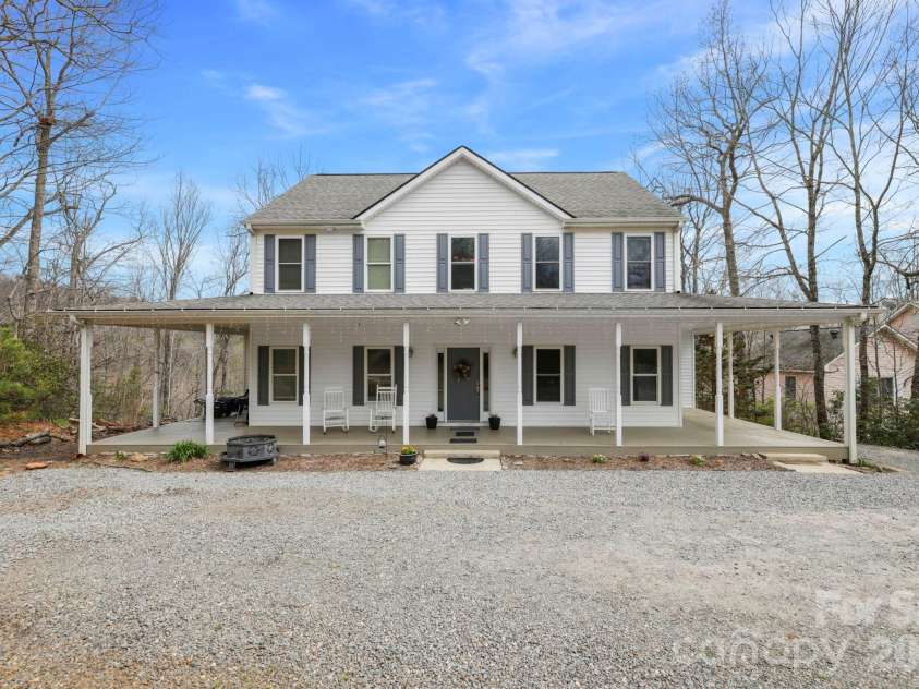 11 Starlight Drive, Black Mountain, NC 28711.  MLS# CAR4357278, YatesRealty ID 27071. 