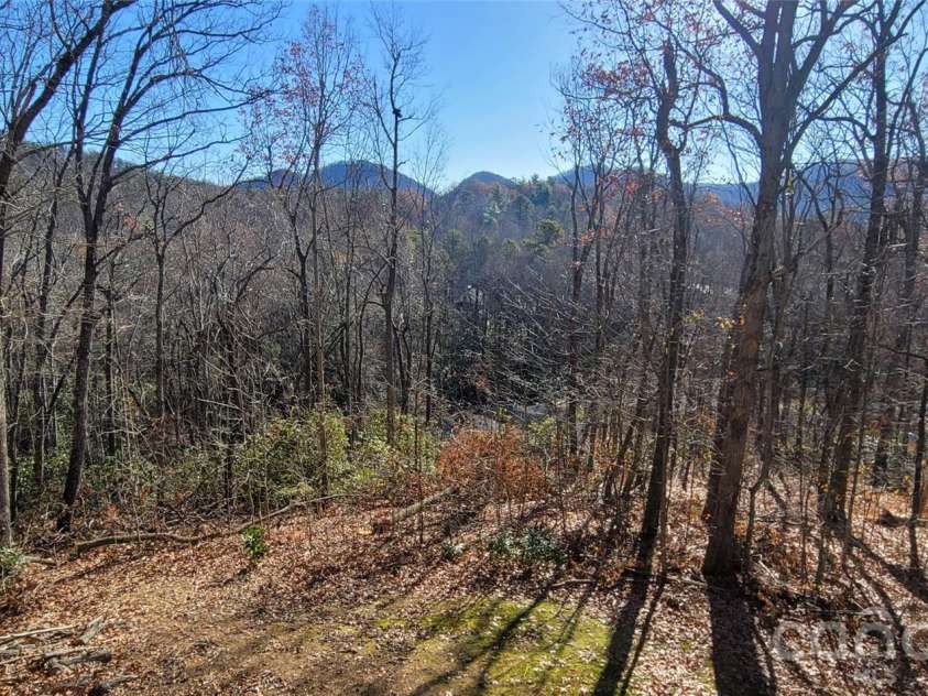 11 Starlight Drive, Black Mountain, NC 28711.  MLS# CAR4357278, YatesRealty ID 27071. Mountain views