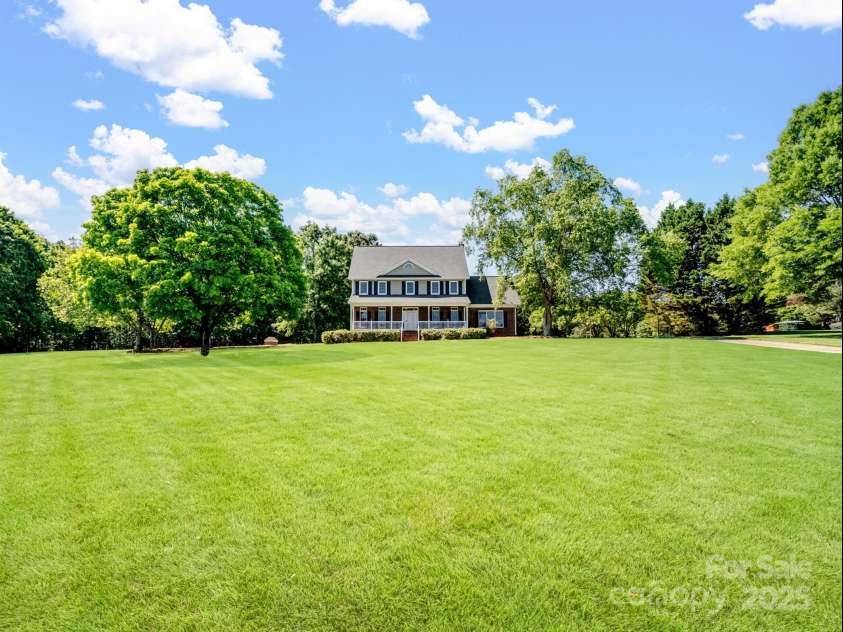 4628 Dovefield Lane, Kannapolis, NC 28081.  MLS# CAR4256683, YatesRealty ID 27071. 