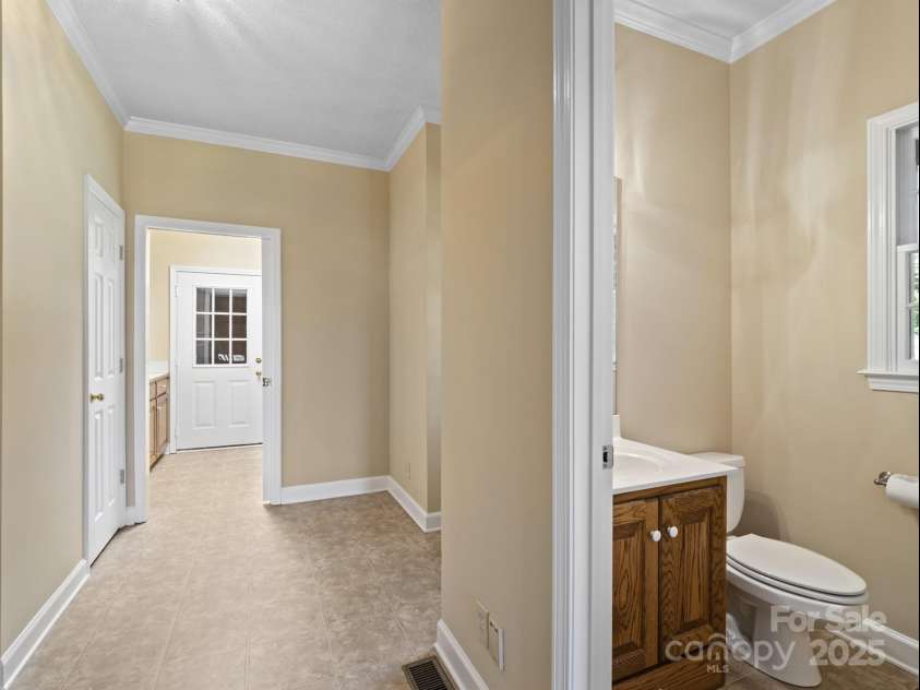 4628 Dovefield Lane, Kannapolis, NC 28081.  MLS# CAR4256683, YatesRealty ID 27071. 