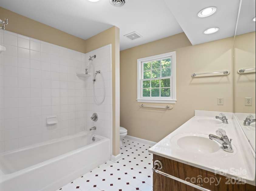 4628 Dovefield Lane, Kannapolis, NC 28081.  MLS# CAR4256683, YatesRealty ID 27071. 