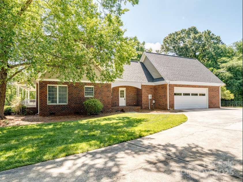 4628 Dovefield Lane, Kannapolis, NC 28081.  MLS# CAR4256683, YatesRealty ID 27071. 