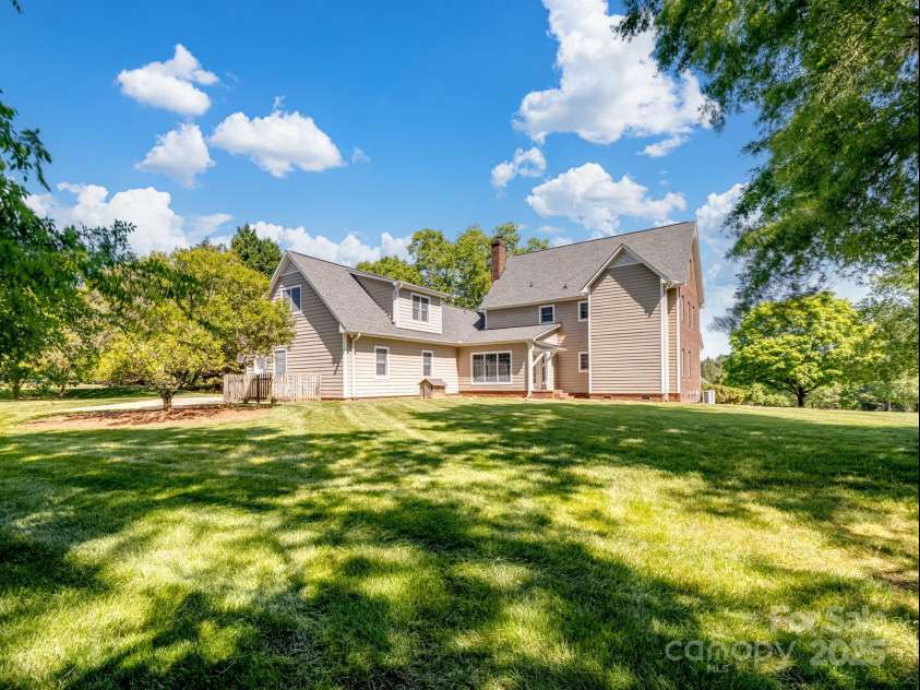 4628 Dovefield Lane, Kannapolis, NC 28081.  MLS# CAR4256683, YatesRealty ID 27071. 